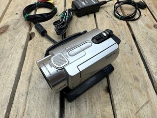SONY HANDYCAM CON DISCO DURO + BASE DISC BURN