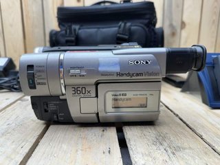 CÁMARA SONY CCD‑TRV57E HANDYCAM + ACCESORIOS