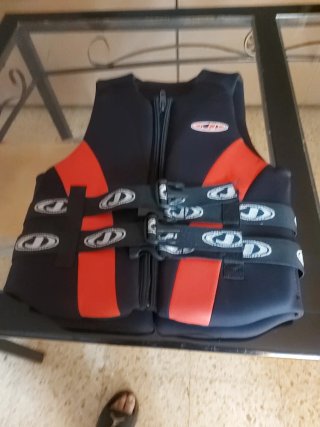 Chaleco salvavidas moto acuática y barco
