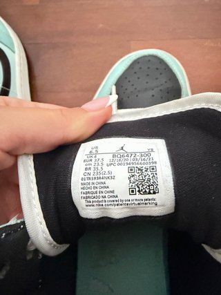 Zapatillas Jordan Air 1 Mid Turquesa y Negro