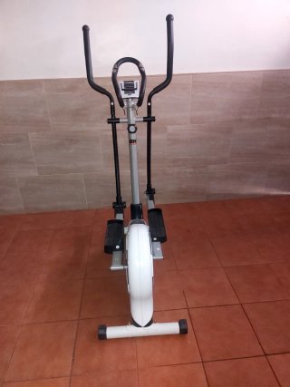 Bicicleta Elíptica BH Fitness ZK200