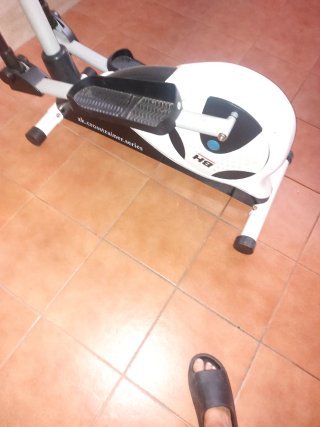 Bicicleta Elíptica BH Fitness ZK200