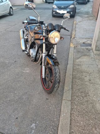 Daelim Roadwin 125Fi Negra