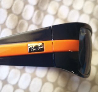 Gafas de sol Ray-Ban azules y naranjas