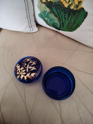 Scatola Murano blu con decorazioni oro Vintage