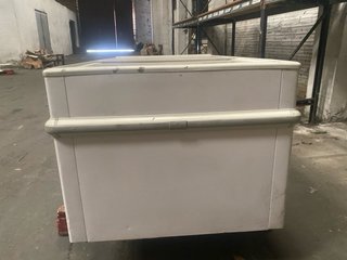 Congelador horizontal blanco grande