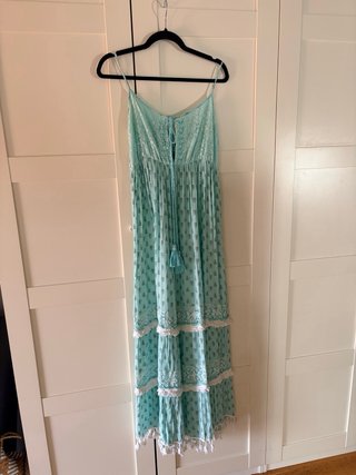 Vestido largo verde con tirantes