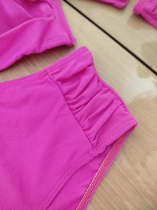 Bikini fucsia anudado al cuello