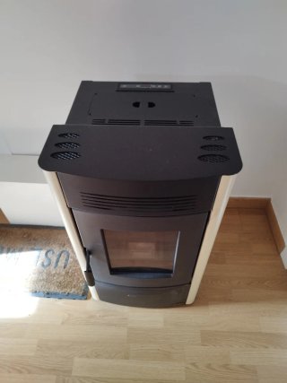 Estufa de pellets Extraflame Dorina de 6'2 kw