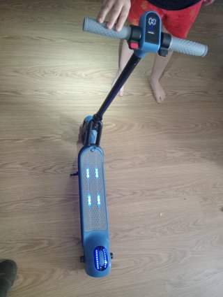 Patinete Eléctrico Azul - Totalmente Nuevo