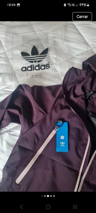 Chaqueta Adidas impermeable morada talla S