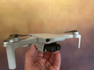 DJI Mini 2 SE Drone + 4 Baterías