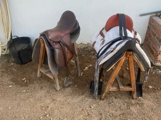 2 Monturas: Inglesa y Vaquera