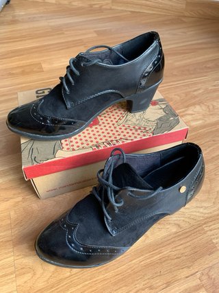Zapato acordonado tacón ancho negro talla 40