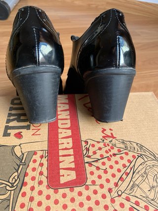 Zapato acordonado tacón ancho negro talla 40