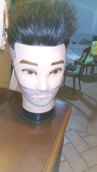 Cabeza maniquí para prácticas de peluquería