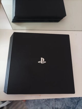 PlayStation 4 Pro 1TB Negra