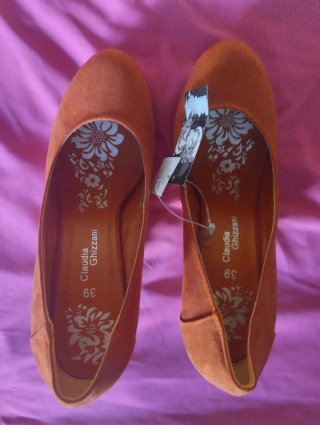 NUEVO ZAPATOS DE CUÑA CLAUDIA GHIZZANI 39