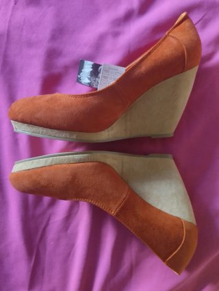 NUEVO ZAPATOS DE CUÑA CLAUDIA GHIZZANI 39