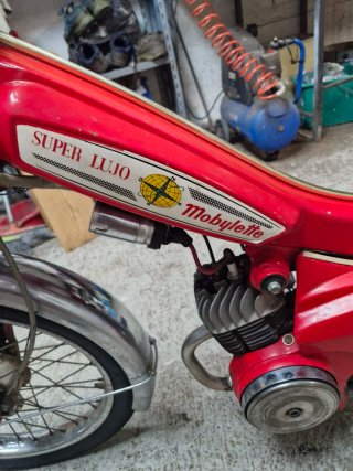Mobylette Superlujo Elektronik Roja