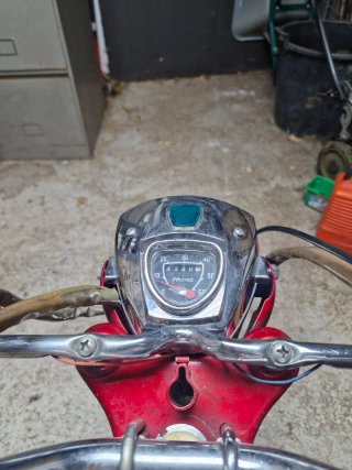 Mobylette Superlujo Elektronik Roja