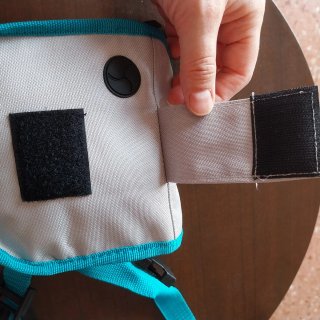 Bolso bandolera gris y azul Pimkie