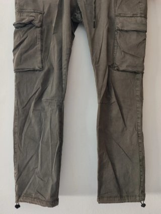 Pantalones negro y verde oliva
