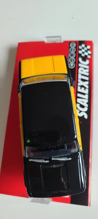 Scalextric  slot Taxi Barcelona Seat 1430 1:32