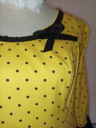 Vestido de flamenca amarillo lunares