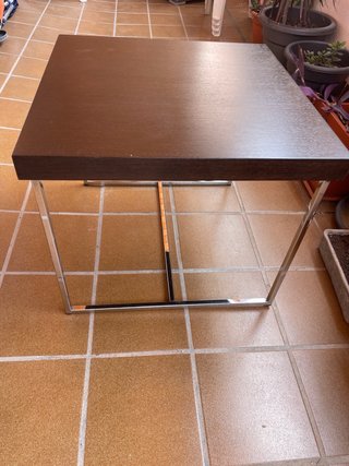 Mesa auxiliar diseño madera wengué y metal