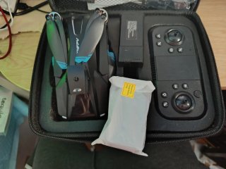 Dron LYHF PV Negro y Azul lleva 2 baterías