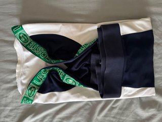 Sudadera Lacoste azul y blanca