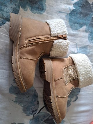 Botas marrones claro talla 23