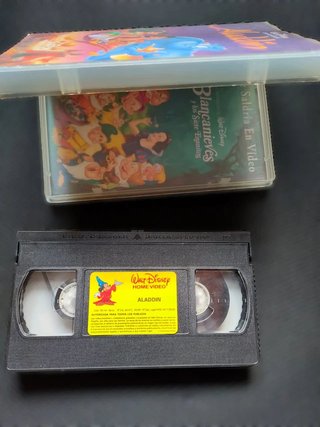 4 VHS: Braveheart, Expediente X, Independence Day