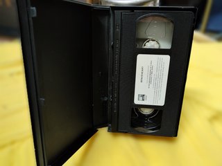 4 VHS: Braveheart, Expediente X, Independence Day