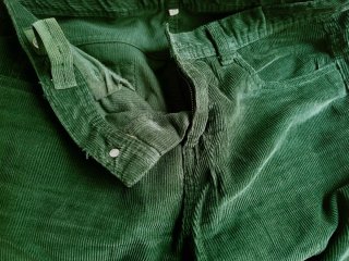 Pantalón de pana verde oscuro