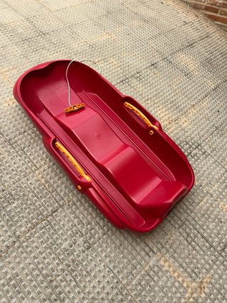 Trineo de nieve rojo con cuerda, decathlon