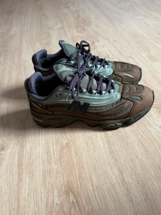 New Balance 1000 Marrón Verde Militar