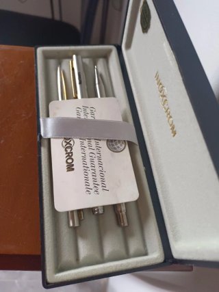 Estuche Inoxcrom con bolígrafo y garantía