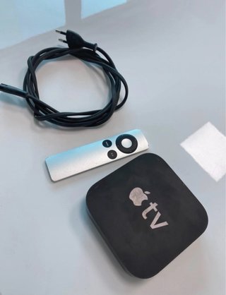 Apple TV A1469 con mando y cable