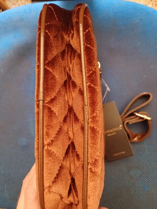 NUEVO! BOLSO TERCIOPELO MARRÓN GIOVANNA MILANO. Si
