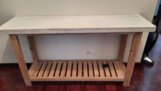 Muebles varios: plástico y madera