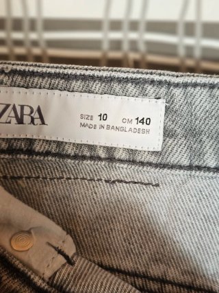 Pantalón vaquero niña gris