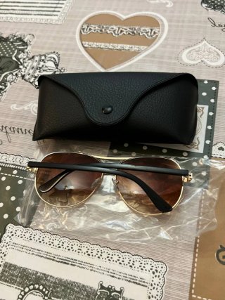 Gafas de sol aviador doradas y marrones