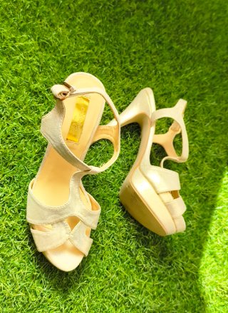 Sandalias tacón doradas T.36