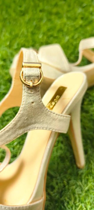 Sandalias tacón doradas T.36