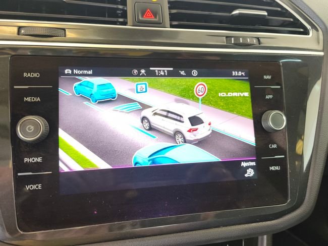 Volkswagen Tiguan 2021, foto 30