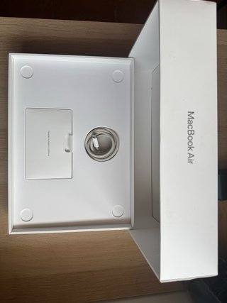 MacBook Air M1 13” 8GB RAM 256GB SSD