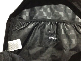 Mochila Vans Negra con Diseño de Llamas