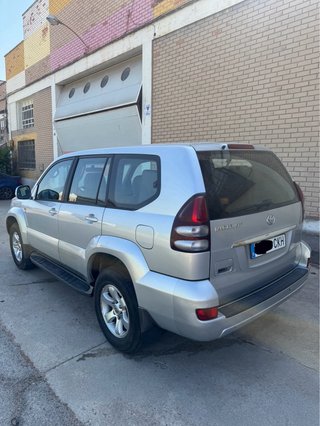Toyota Land Cruiser 2004